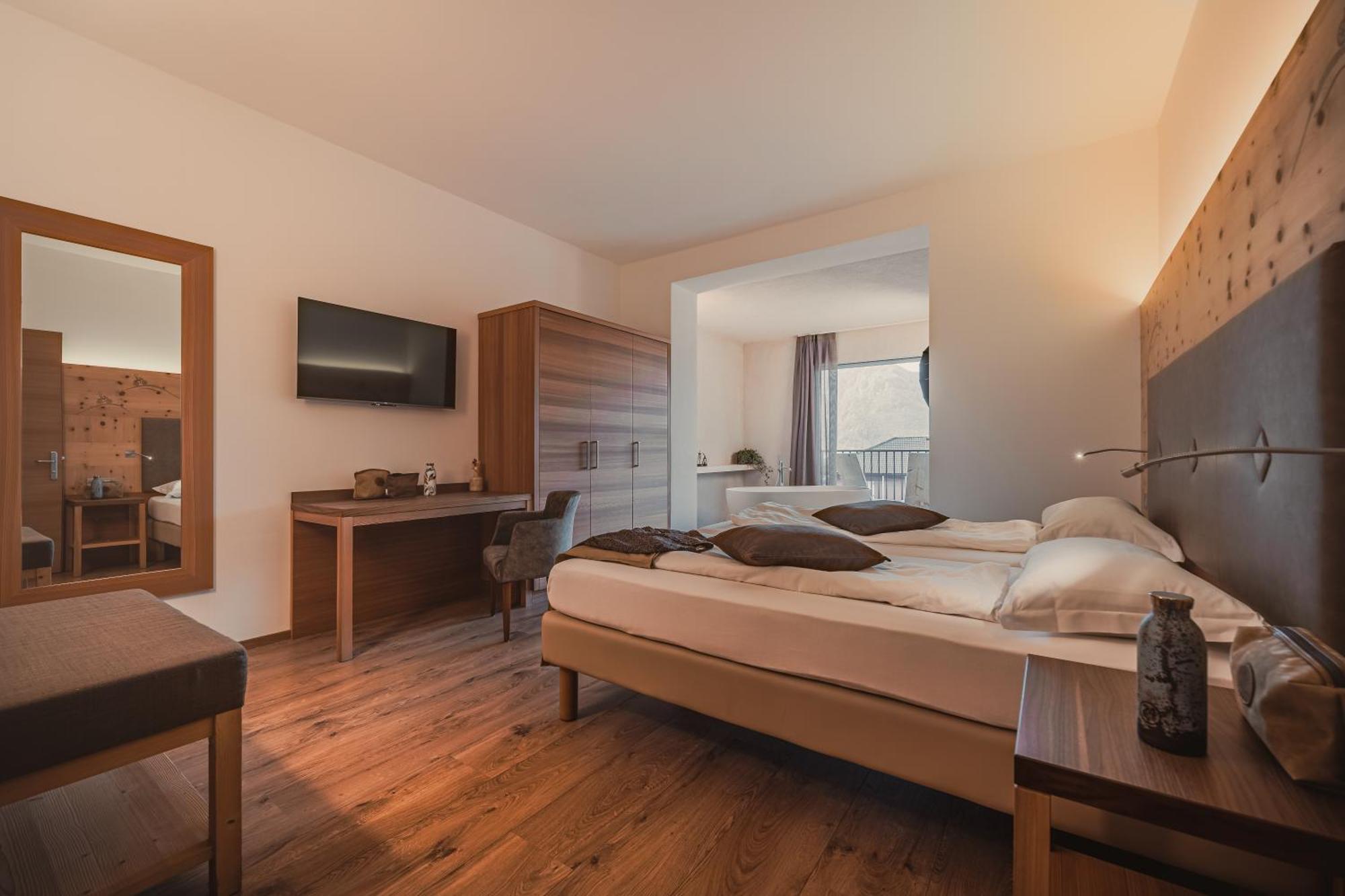 Cristallo Sport & Wellness Hotel Levico Terme Oda fotoğraf