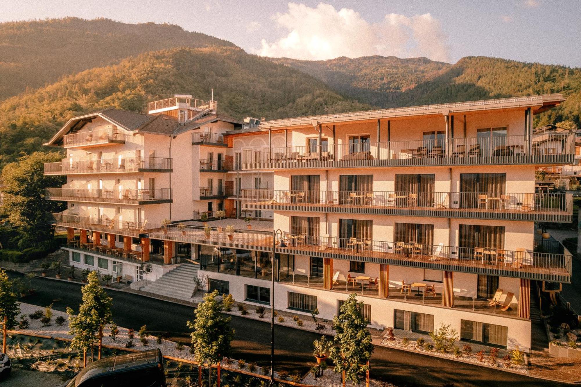 Cristallo Sport & Wellness Hotel Levico Terme Dış mekan fotoğraf